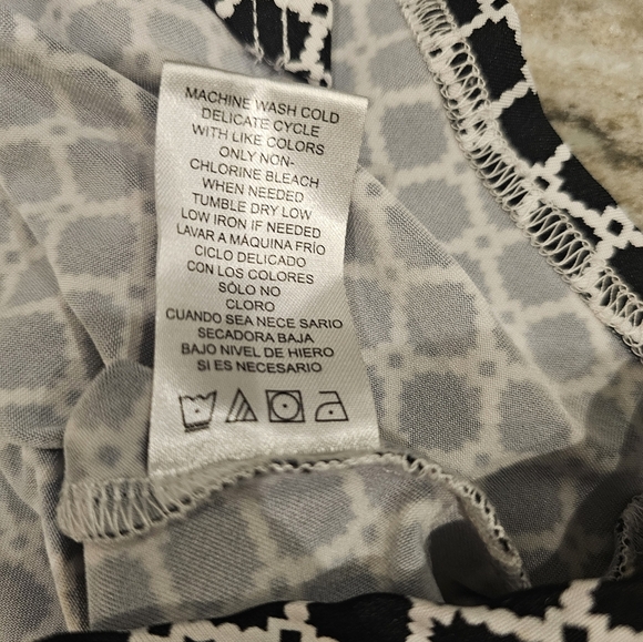 Nina Leonard Black and White Pull On Hankerchief Hem Dress Size Large - Picture 11 of 11